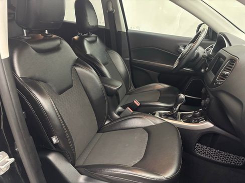 Used 2019 Jeep Compass Latitude w/ Popular Equipment Group image 21