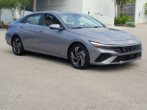 Used 2024 Hyundai Elantra Limited FWD image 32