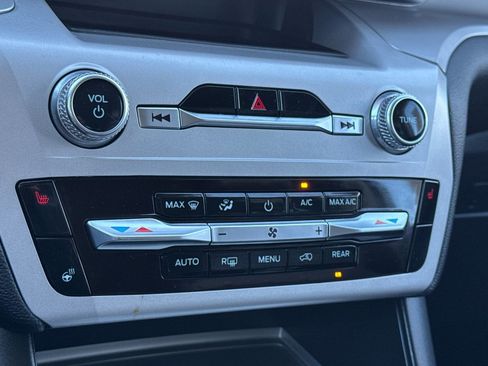 Used 2023 Ford Explorer XLT w/ Equipment Group 202A image 19