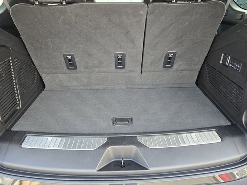 Used 2025 GMC Yukon Denali image 31