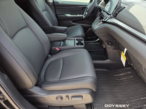 Certified 2026 Honda Odyssey EX-L image 14