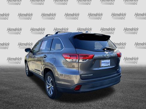 Used 2017 Toyota Highlander XLE image 7
