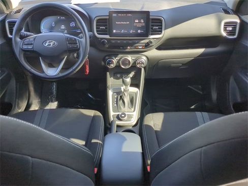 Used 2023 Hyundai Venue SEL image 11