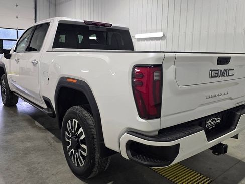 Used 2024 GMC Sierra 2500 Denali Ultimate AWD/4WD image 6