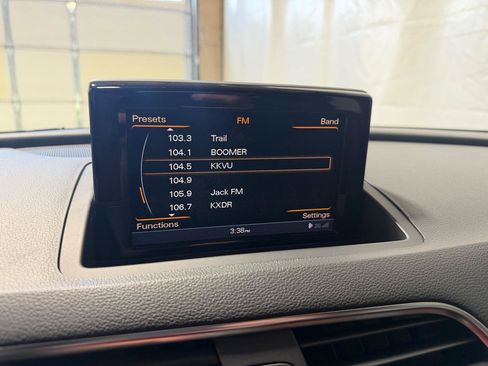 Used 2018 Audi Q3 2.0T Premium Plus w/ Premium Plus Package AWD/4WD image 32