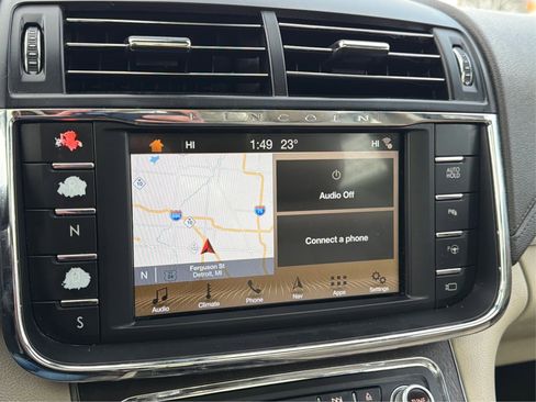 Used 2017 Lincoln Continental Reserve w/ Luxury Package image 35