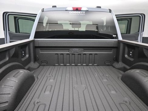 New 2026 Ford F250 Lariat w/ Black Appearance Package image 5