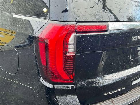 Used 2025 GMC Yukon XL Denali image 10