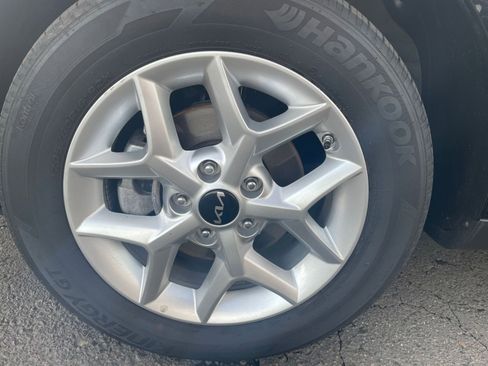 Used 2025 Kia Soul LX w/ LX Technology Package image 24