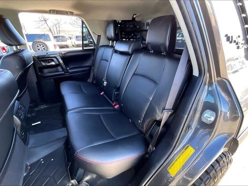 Used 2018 Toyota 4Runner TRD Off-Road image 19