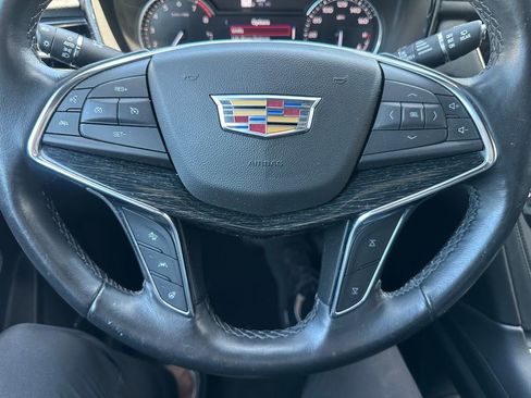 Used 2021 Cadillac XT5 Premium Luxury AWD/4WD image 3