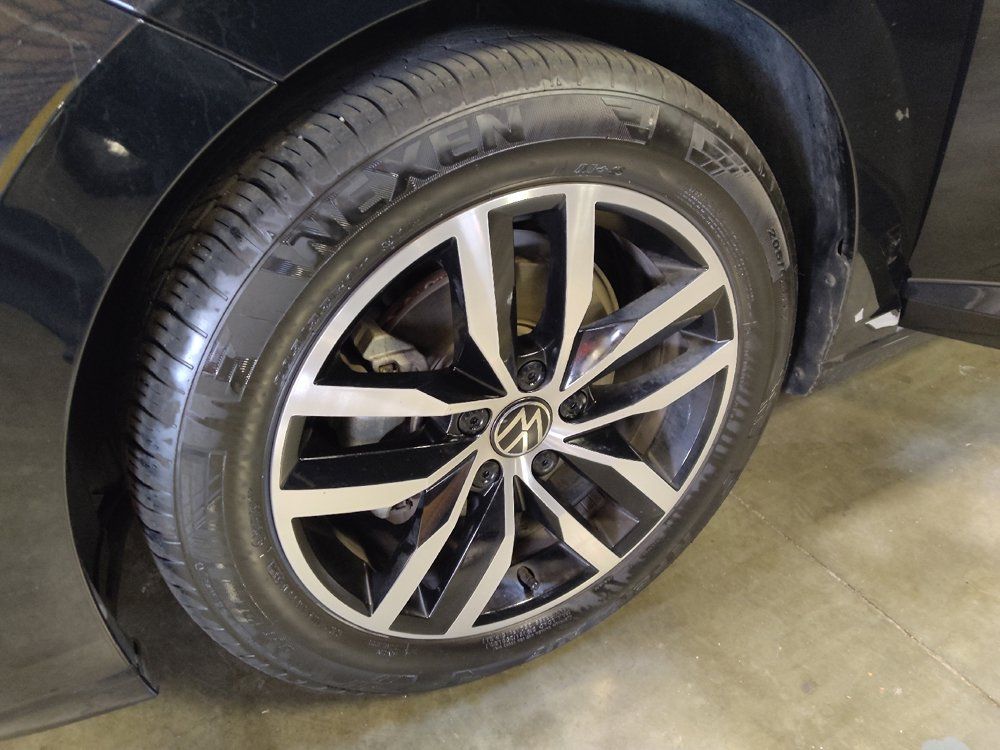 Used 2025 Volkswagen Jetta SE FWD image 31