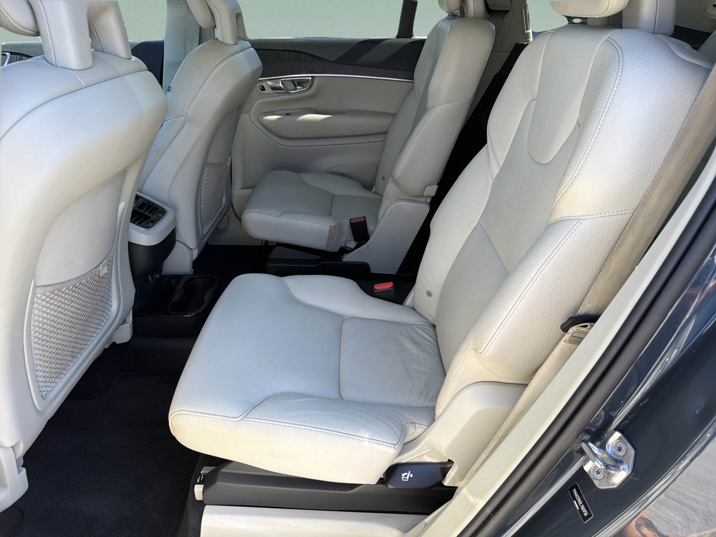Used 2020 Volvo XC90 T6 Momentum AWD/4WD image 30