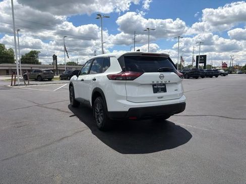 Used 2024 Nissan Rogue S AWD/4WD image 14