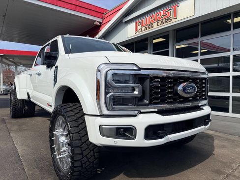 Used 2025 Ford F450 Platinum w/ Platinum Plus Package image 18