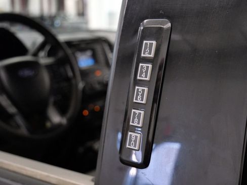 Used 2017 Ford F250 XLT w/ XLT Value Package AWD/4WD image 14
