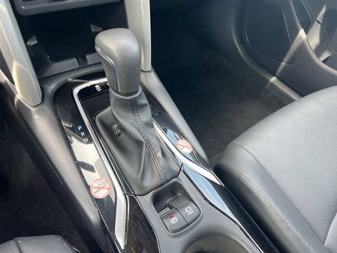 Used 2025 Toyota Corolla Cross XLE AWD/4WD image 15
