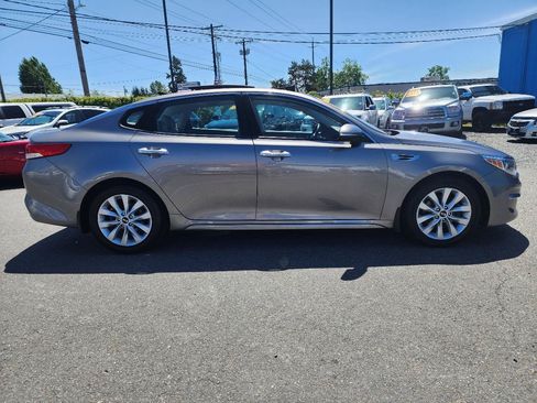 Used 2016 Kia Optima EX w/ Option Group 040 FWD image 5