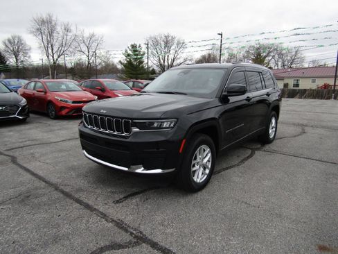 Used 2022 Jeep Grand Cherokee L Laredo w/ Luxury Tech Group I AWD/4WD image 3