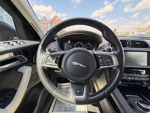 Used 2017 Jaguar F-PACE R-Sport AWD/4WD image 19