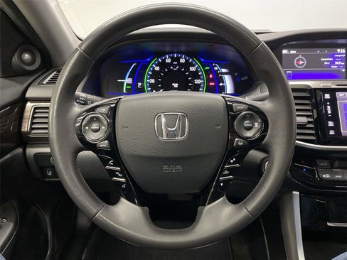 Used 2017 Honda Accord Touring image 15