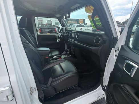Used 2021 Jeep Wrangler Unlimited Sahara w/ Cold Weather Group AWD/4WD image 30
