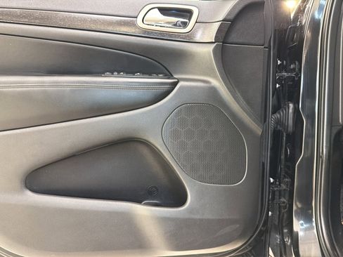 Used 2015 Jeep Grand Cherokee Laredo w/ Quick Order Package 23E image 21