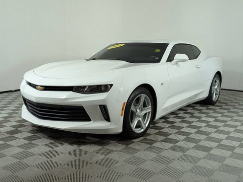 Used 2018 Chevrolet Camaro LT RWD image 7