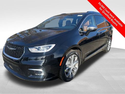 New 2026 Chrysler Pacifica Pinnacle w/ Trailer Tow Group image 3
