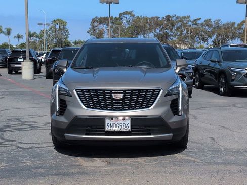 Used 2020 Cadillac XT4 Premium Luxury FWD image 3