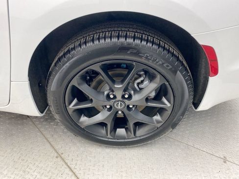 New 2026 Chrysler Pacifica Select w/ S Appearance Package image 10