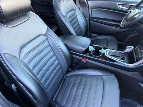 Used 2018 Ford Edge SEL w/ Equipment Group 201A image 19