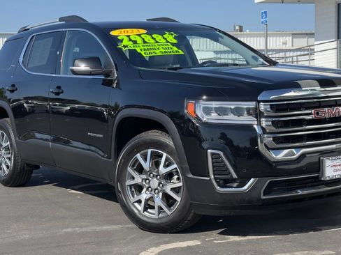 Used 2023 GMC Acadia SLT image 2