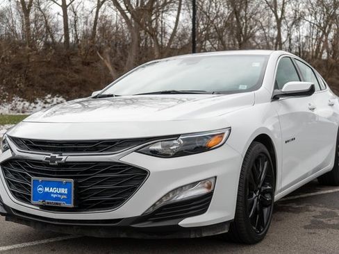 Used 2025 Chevrolet Malibu LT w/ Sport Edition image 2