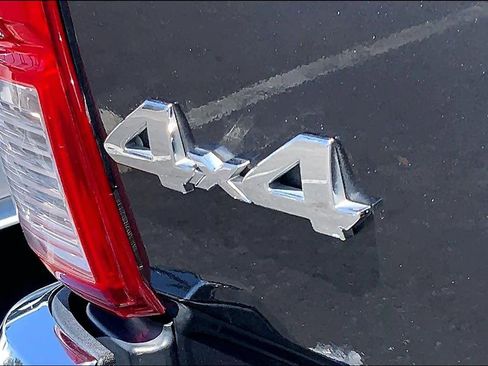 Used 2018 Toyota Tacoma TRD Off-Road AWD/4WD image 8