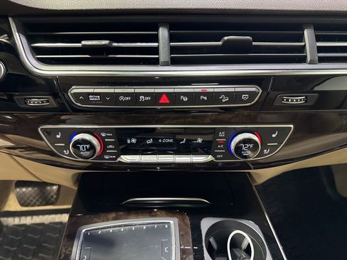 Used 2019 Audi Q7 3.0T Prestige w/ Prestige Package AWD/4WD image 19
