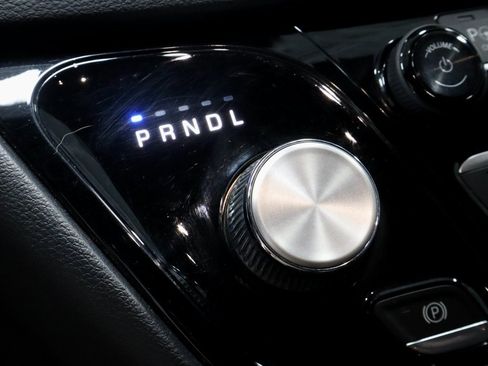 Used 2020 Chrysler Pacifica Touring-L w/ Advanced Safetytec Group image 31