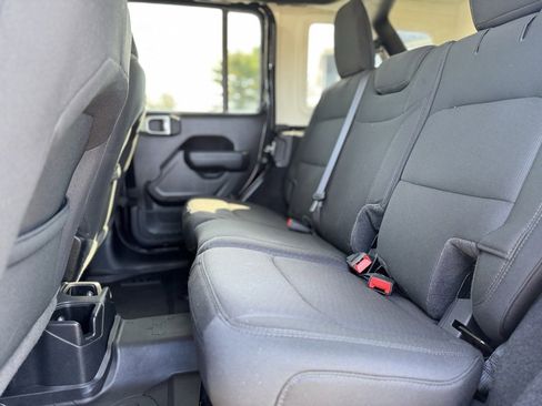 Used 2022 Jeep Wrangler Unlimited Sport image 25