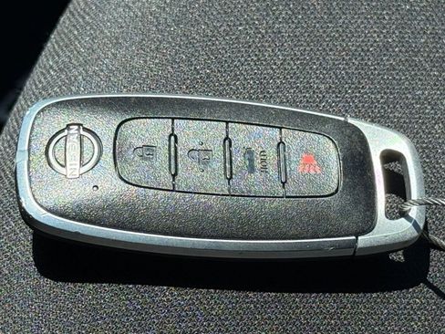 Used 2025 Nissan Sentra SV FWD image 21