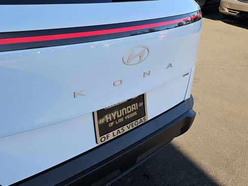 Certified 2025 Hyundai Kona SE image 11