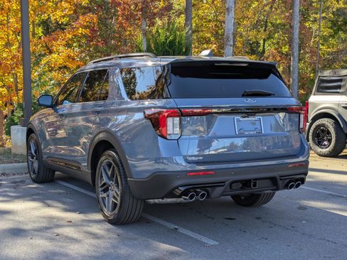 New 2026 Ford Explorer ST w/ Sun And Sound Package image 5