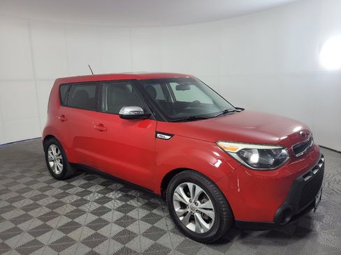Used 2014 Kia Soul + FWD image 11