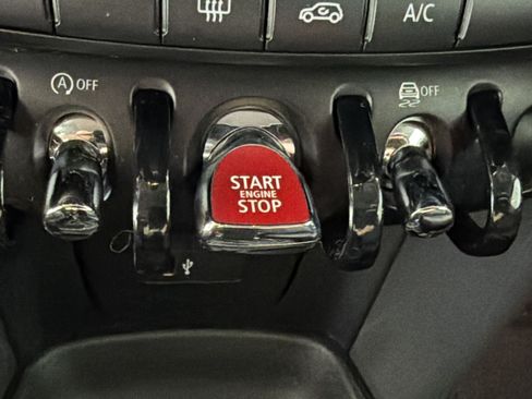 Used 2022 MINI Cooper 4-Door Hardtop w/ Storage Package FWD image 26