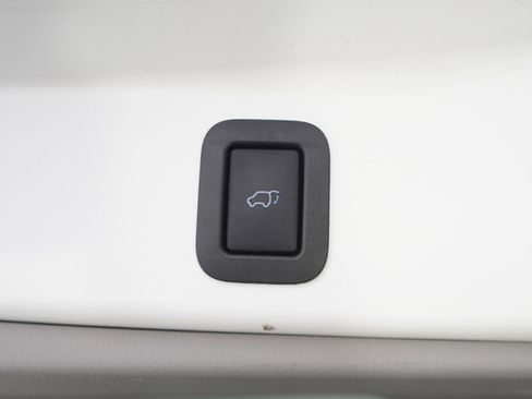 Used 2017 Toyota Highlander XLE image 21