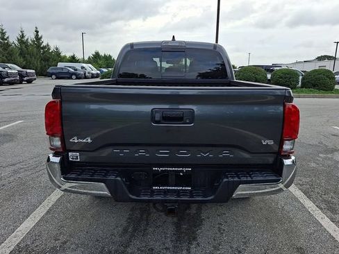 Certified 2023 Toyota Tacoma SR5 AWD/4WD image 5