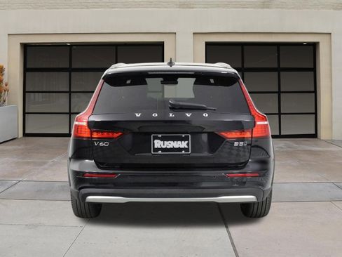 Certified 2025 Volvo V60 B5 Cross Country Plus AWD/4WD image 5