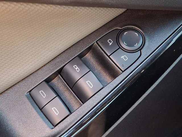 Used 2025 Chevrolet Equinox LT w/ Convenience Package II AWD/4WD image 24