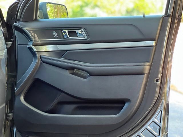 Used 2019 Ford Explorer XLT w/ Equipment Group 202A FWD image 21