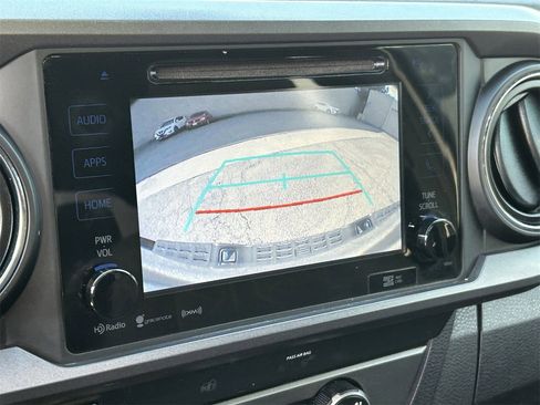 Used 2019 Toyota Tacoma TRD Off-Road image 33