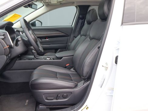 Used 2025 MAZDA CX-50 AWD 2.5 Hybrid w/ Premium Pkg image 7